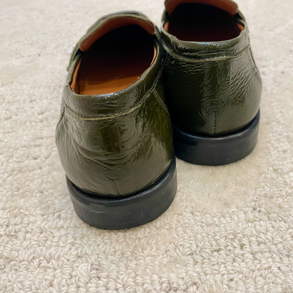 Ese O Ese (Spanish Brand) Olive Green Patent Leather Loafers. Size 9 (EU 40) - Picture 7 of 9